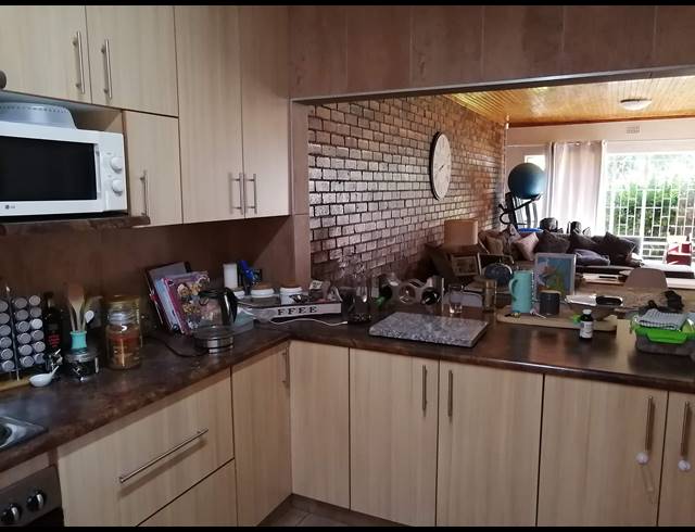 3 BEDROOM FREESTANDING RENTED IN RANDHART